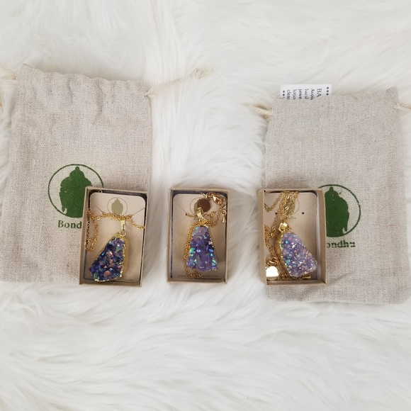 Purple Rainbow Aura Quartz Crystal - Picture 3 of 4